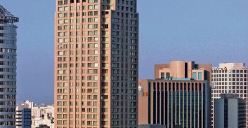 אורח במסיבת סמים בסיטי טאוור צנח אל מותו מהקומה ה-20