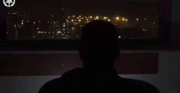 טלגראס מחוז חוף: המשטרה מקעקעת עשרות צעירים בתיקים פליליים