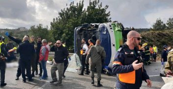 תאונת האוטובוס הקטלנית: נהג הרכב הפרטי חשוד בגרימת מוות ברשלנות