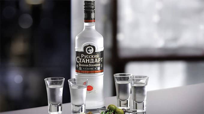 "נרד למטה, יש לי בקבוק וודקה" (אילוסטרציה)