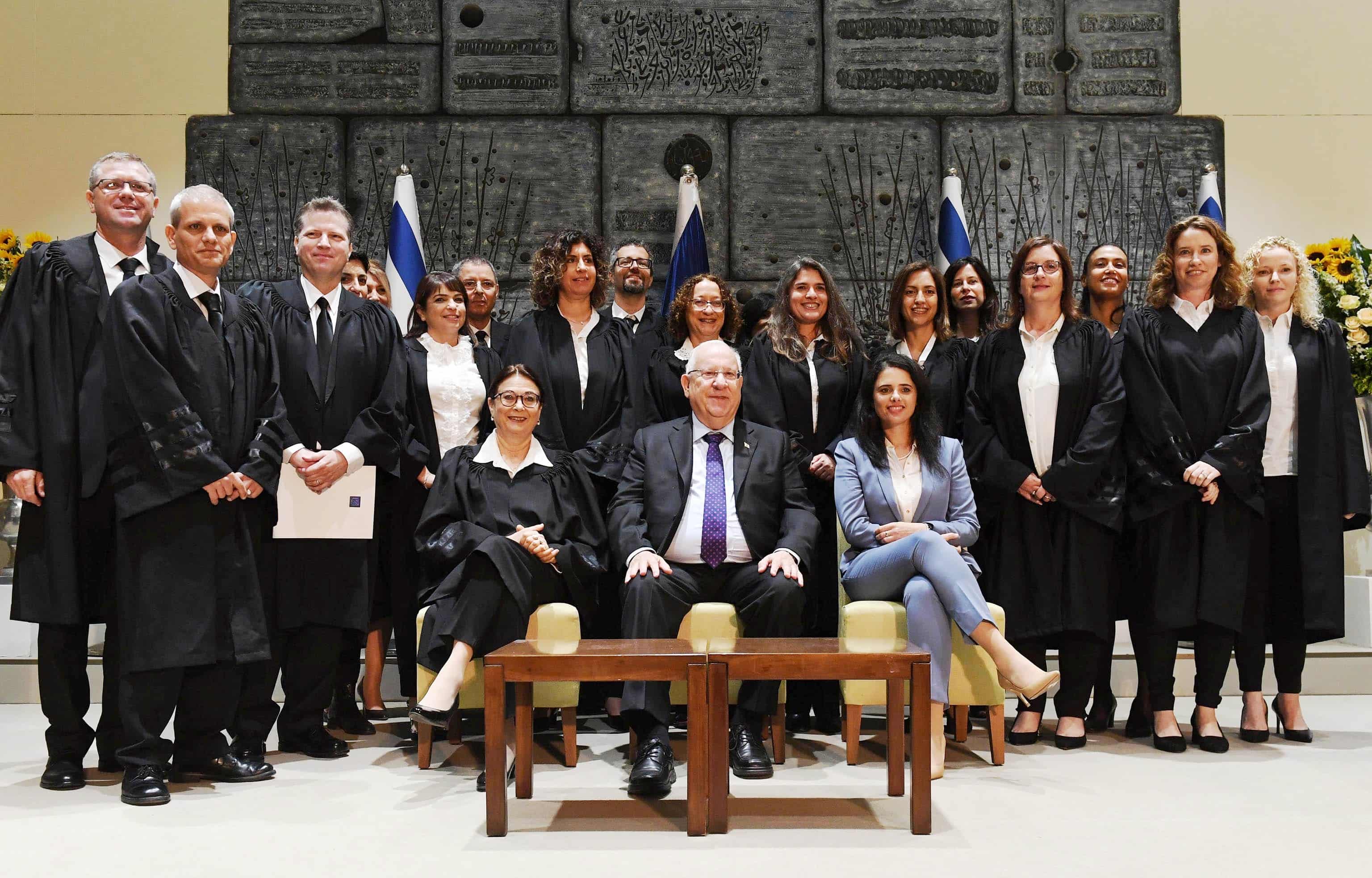 18 שופטים הושבעו