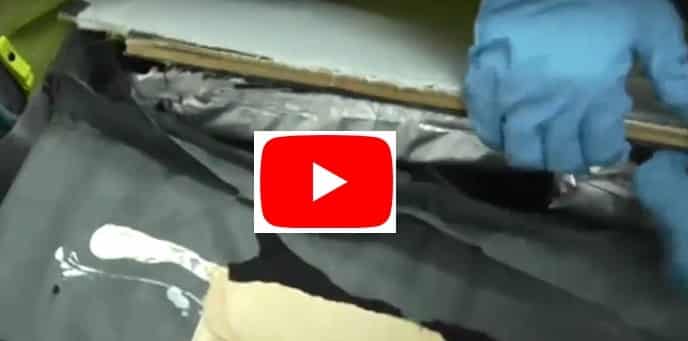 צפו בסרטון: החיפוש במזוודה של הנאשם