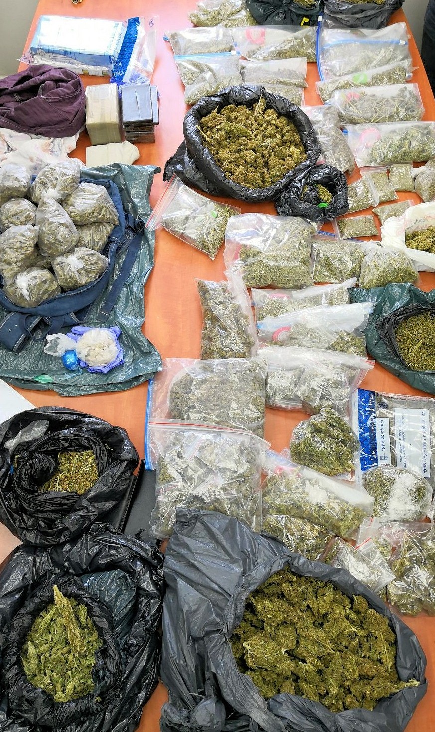 הסמים שנתפסו במתחם