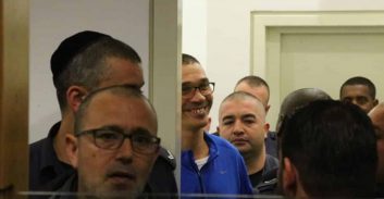 פרשה 512: יצחק אברג'ל, סיפור חיים, מערכה ראשונה