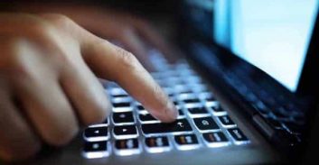 אי-הרשעה לשוטר לשעבר שבמחשבו נמצאו 1,000 סרטונים פדופיליים