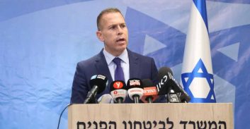 "נמנעתי מביטוי מחלוקות עם המפכ"ל וספגתי ביקורת מהמחנה הפוליטי שלי"