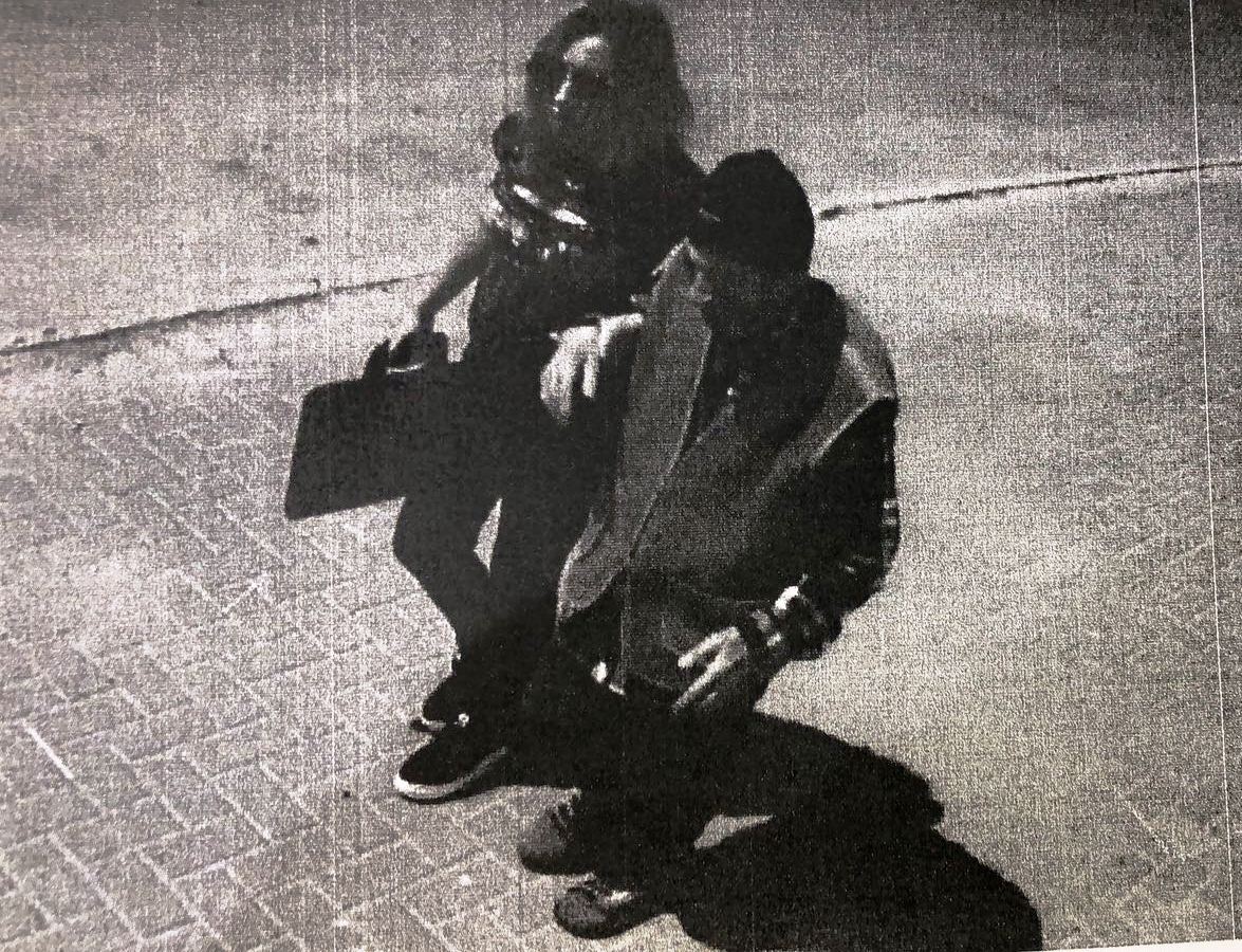 הקשיש והנאשמת שבנוב במהלך הטיול