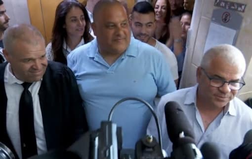 התמקדו רק בו, ונמנעו מחקירת בכירים אחרים. אלון חסן לאחר זיכויו