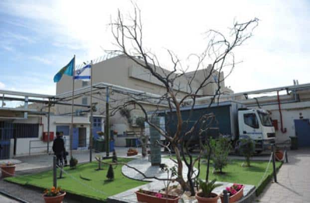 צרות בדרך מהמעצר. אוהלי קידר