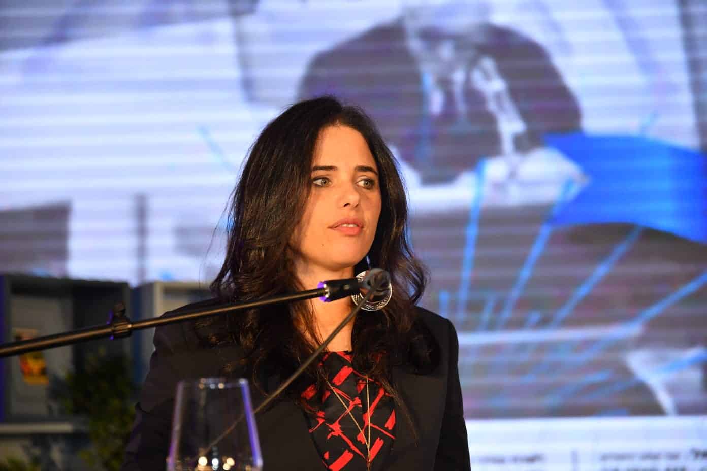 "כל אדם יכול להפוך ברגע מאזרח רגיל לחשוד". השרה איילת שקד בכנס אילת