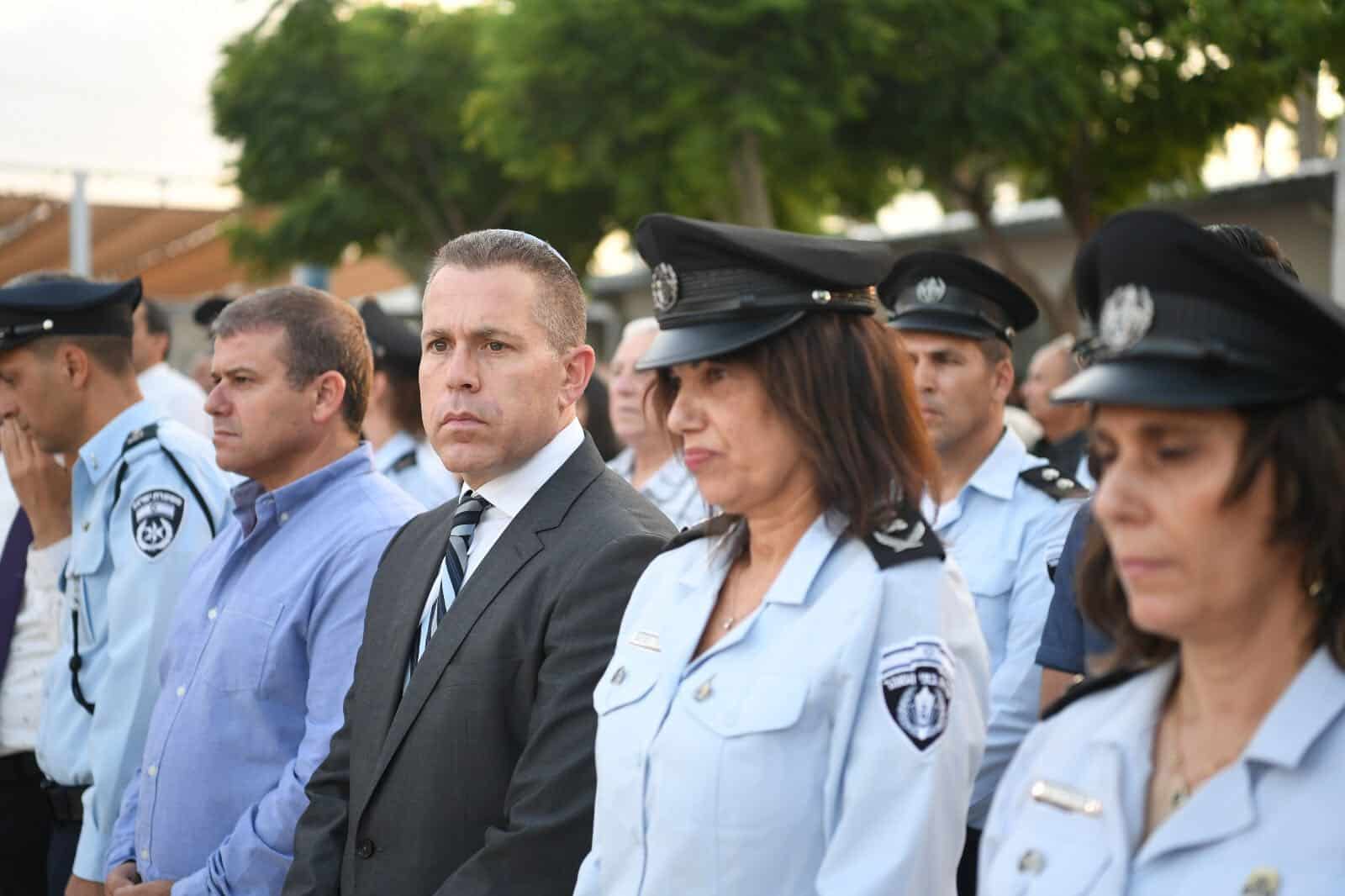 השר לבט"פ ארדן ונציבת שב"ס קלינגר