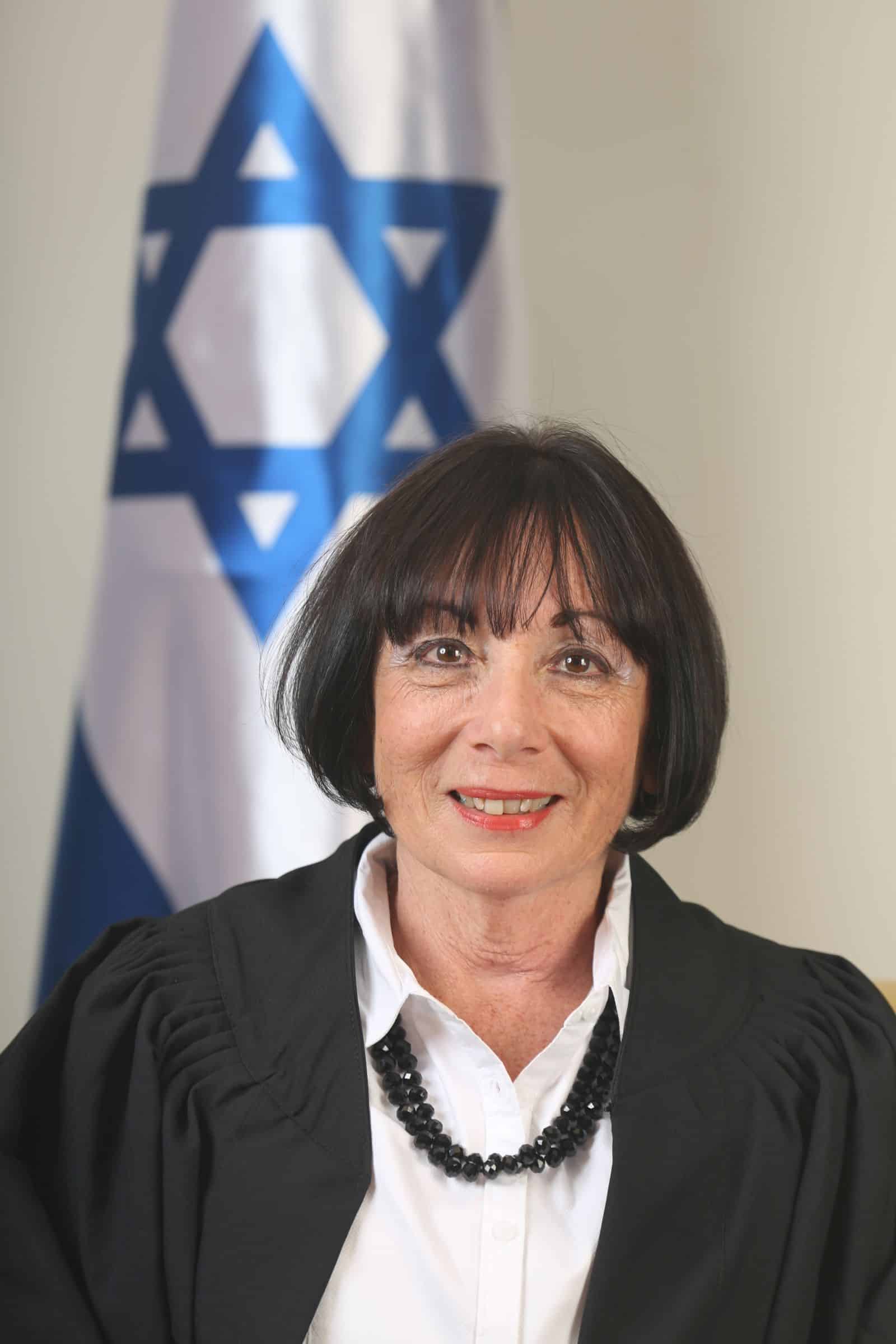 הצטרפה לדעת עמיתיה. השופטת אירית קלמן ברום