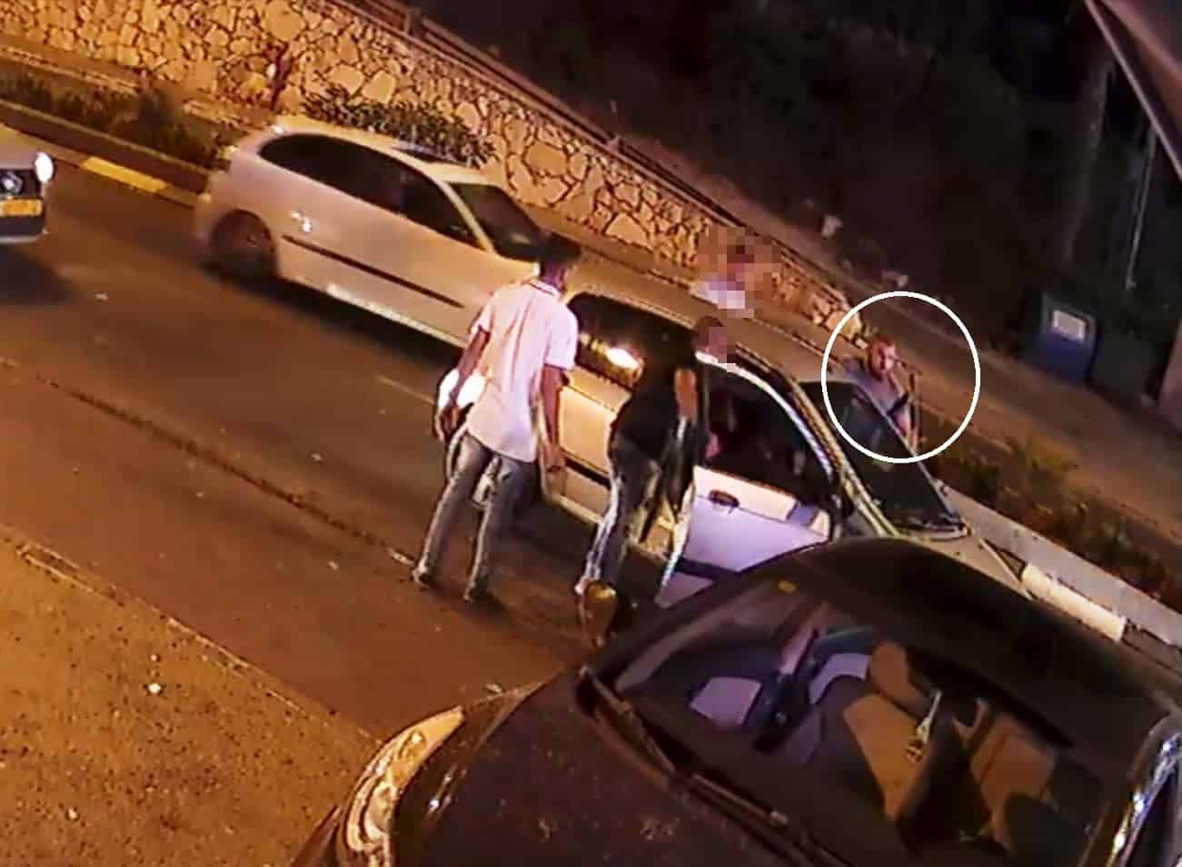 הנאשם מעדי כפי שצולם במצלמה אחרת. זוהה או לא?