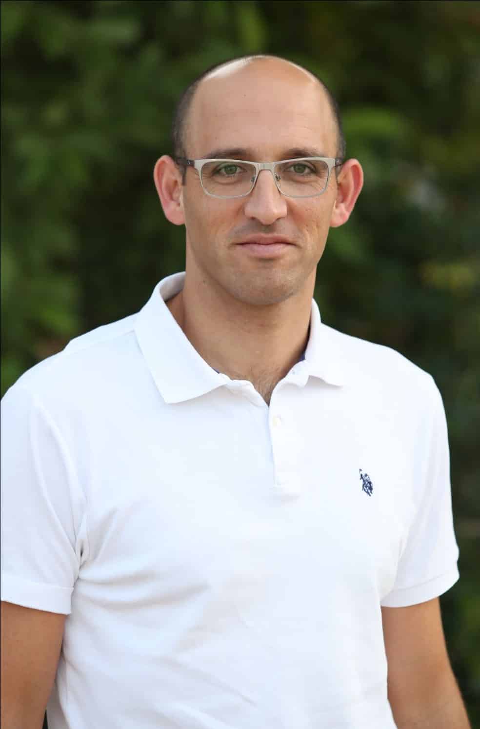 המציאות התקשורתית מחייבת. חי לוגסי