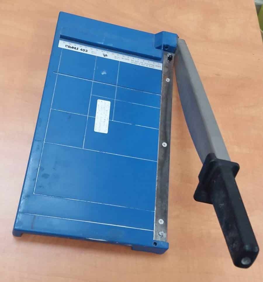 מכונת חיתוך לזיוף שטרות