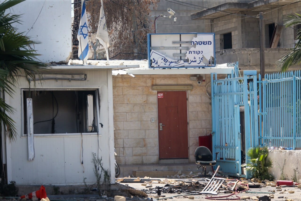 נקודת משטרה בכפר קאסם לאחר הפרוגרום. בתגובה מקימים תחנה ענקית חדשה (פלאש 90)