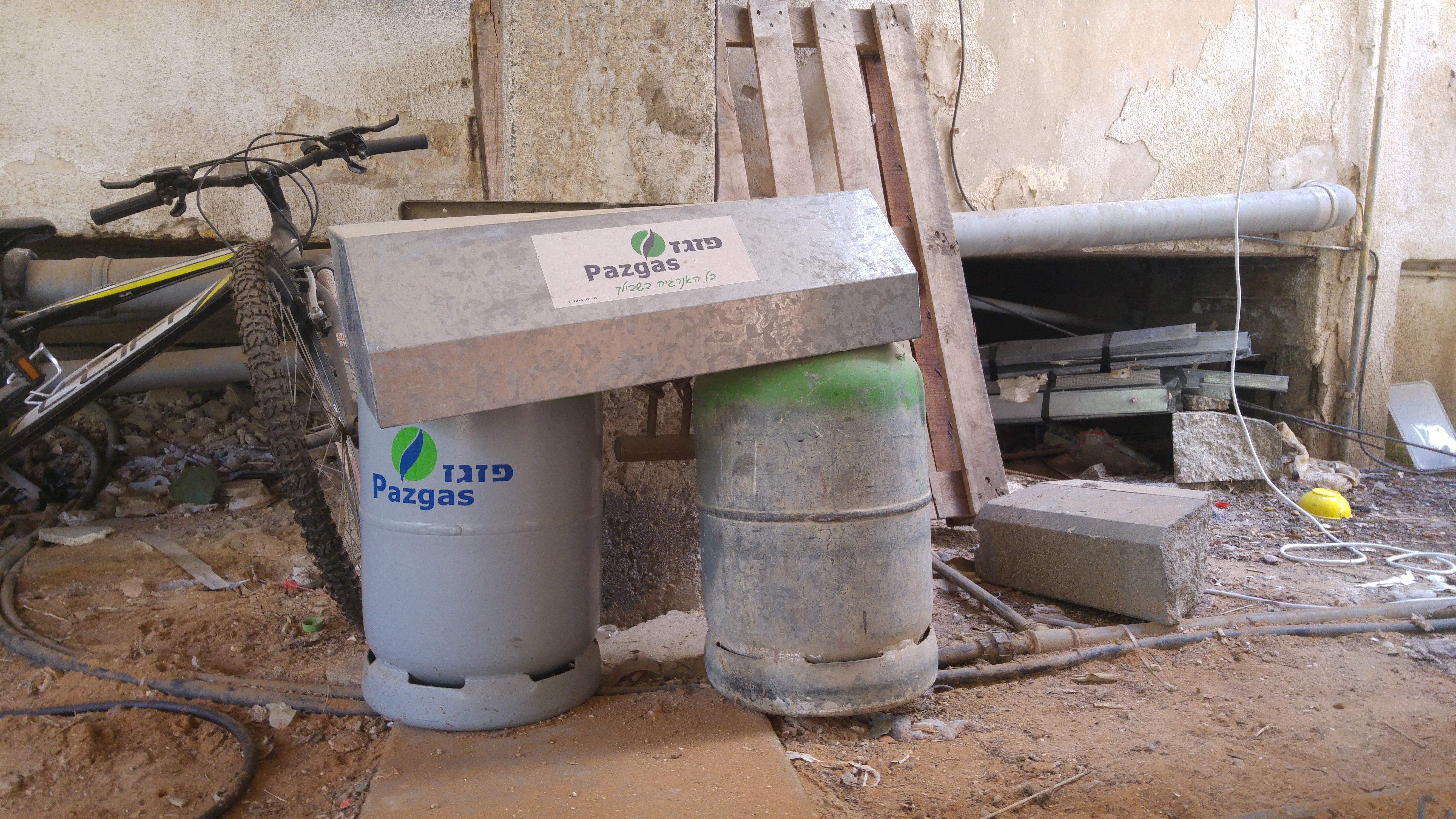 מה שהדליק את הכל. שני בלוני גז (צילום אילוסטרציה)