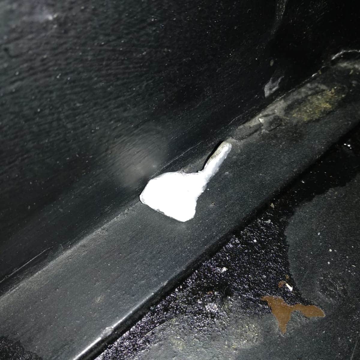 סמים שנמצאו בבר בפשיטה המשטרתית