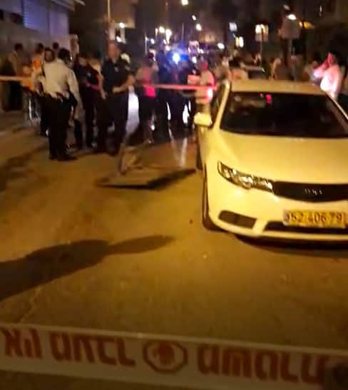 ליד ביתו של הקבלן בבני ברק לאחר זריקת הרימון