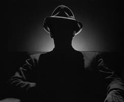 בחסות החיסיון האמת אינה מתבררת