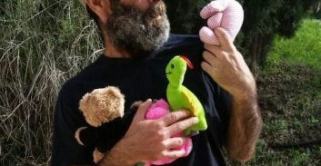 כתב אישום: אמן גרפיטי איים על עורכת דין פלילית והטריד אותה