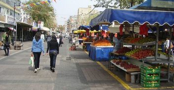 תובעת עירונית בנתניה: פקחי רישוי חוקרים אנשי עסקים ללא סמכות