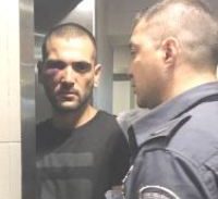 "אדם ניצב שותת דם מול שוטרים, מבקש טיפול רפואי והדבר נמנע ממנו"