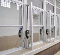 שבת שלום? לא בבית כלאנו