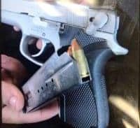 חייכו, אכלתם אותה: ה"סלפי" שהפליל את הנאשמים בהובלת אקדח