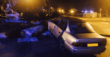 מרדף בשדרות: הפורצים התנגשו עם רכב המילוט בסלע, ונעצרו