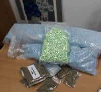 צעיר נתפס בנתב"ג עם 9 ק"ג אקסטזי וזרעי מריחואנה