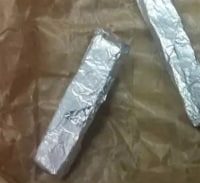 סחר בסמים או עשה טובה לחברה של אמא שלו?