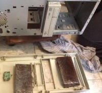 פלטות חשיש בתוך כונן מחשב