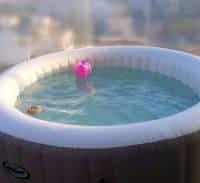 חשד: התחזה לבכיר ב"הוט" ועקץ בתי עסק במיליון שקל