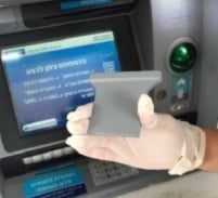 שוב: חוליות זייפני כרטיסי אשראי בכספומטים נעצרו בתל אביב ובת ים