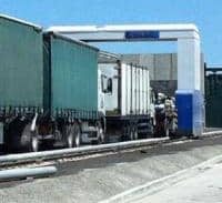 אישום: בעל מפעל העביר לעזה חומרים אסורים