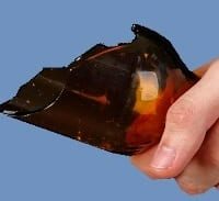 אישום: חתך את אחיו בפניו עם שבר בקבוק