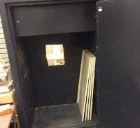 בילוי משותף של אב ובן בבוקר שבת: גניבת כספת מלאה בתכשיטים