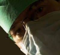 חשד: התחזה לרופא וביצע מאות פעולות כירורגיות