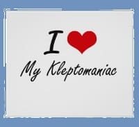 כתב אישום נגד ציידת התיקים