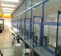 אישום: ניסתה להבריח להב מסור לאחיה האסיר