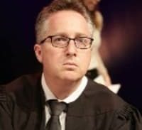 לשכת עורכי הדין מגבילה את המונופול של הסנגוריה הציבורית