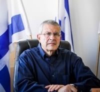 נציב עם שיניים