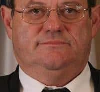 משה גלעד חוזר למשרד