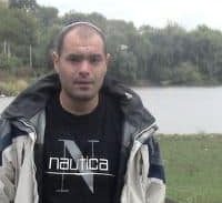 "יש לי שני אחים בכלא, ואני  צריך לממן את הערעור שלהם"