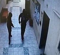 מנהל המתנ"ס שלח חמושים בשחור לגזבר?