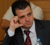 השגריר כרמל שאמה ישלם 200 אלף שקל לעובד עיריית רמת גן