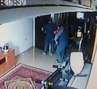 אישום: פרצו לדירה וגנבו כספת עם 120 אלף דולר