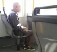 אישום: הקשיש ביצע מעשים מגונים בצעירות באוטובוס