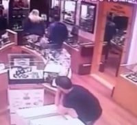 המשטרה: נעצרה כנופיית שודדי תכשיטים